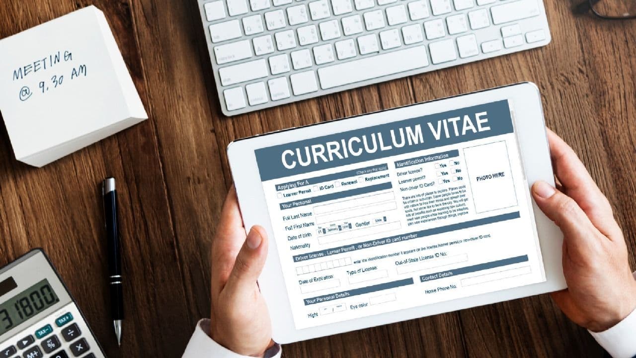 Resume for Internship: How to Make a CV That Gets You Hired